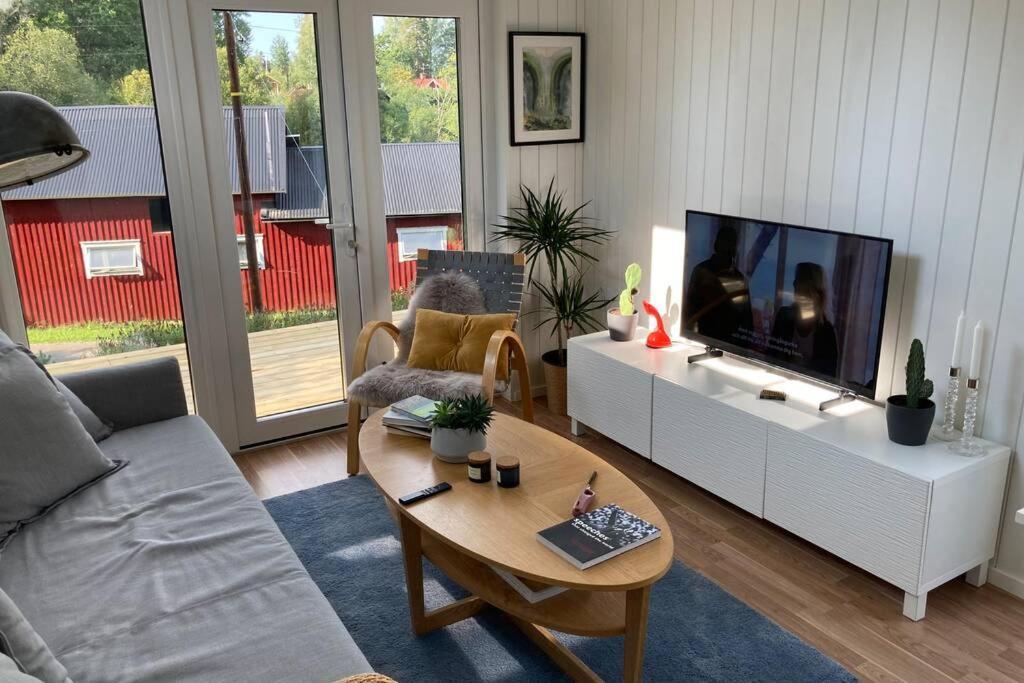 Cabin In The Woods, Close To Lake Maelaren เอสคิสทูนา ภายนอก รูปภาพ